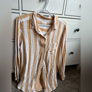 American Eagle Slightly Oversized Button Up, size M
